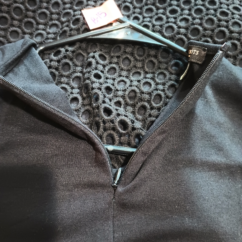 Talbots Petites Black Sleeveless Crochet Front Circle Design Tank Top Size SP - Picture 10 of 11